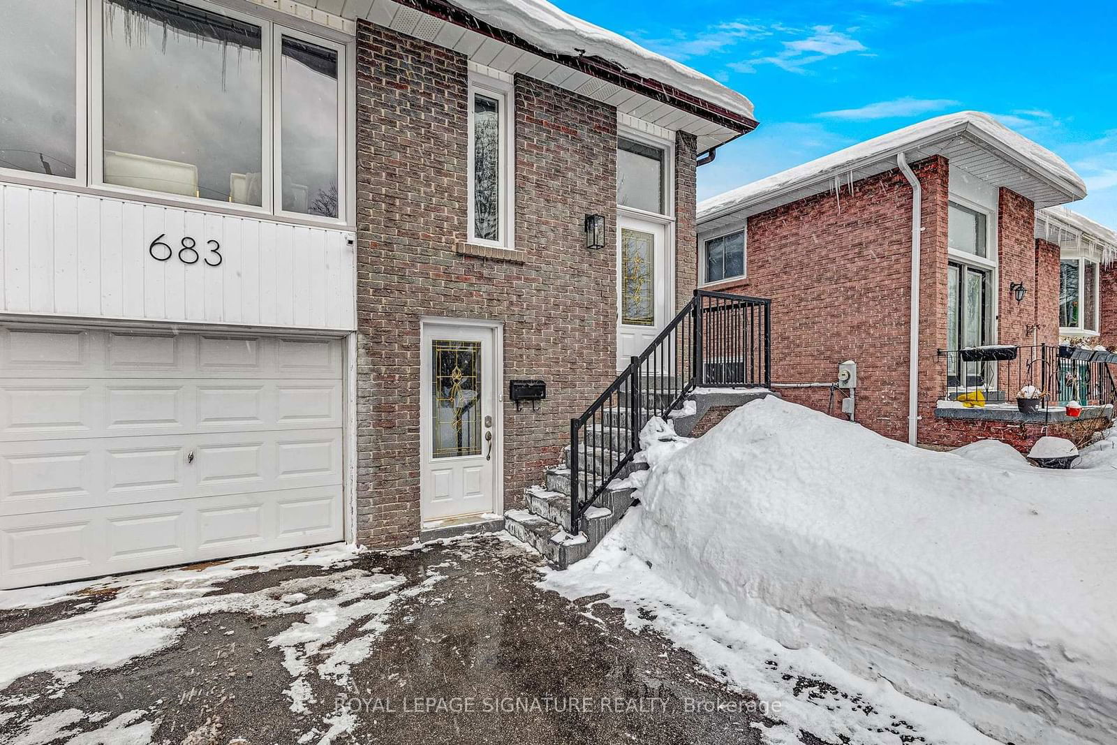 Semi-Detached House for sale at 683 West Shore Boulevard, Pickering, West Shore, L1W 3G2 - MLS: E11981031