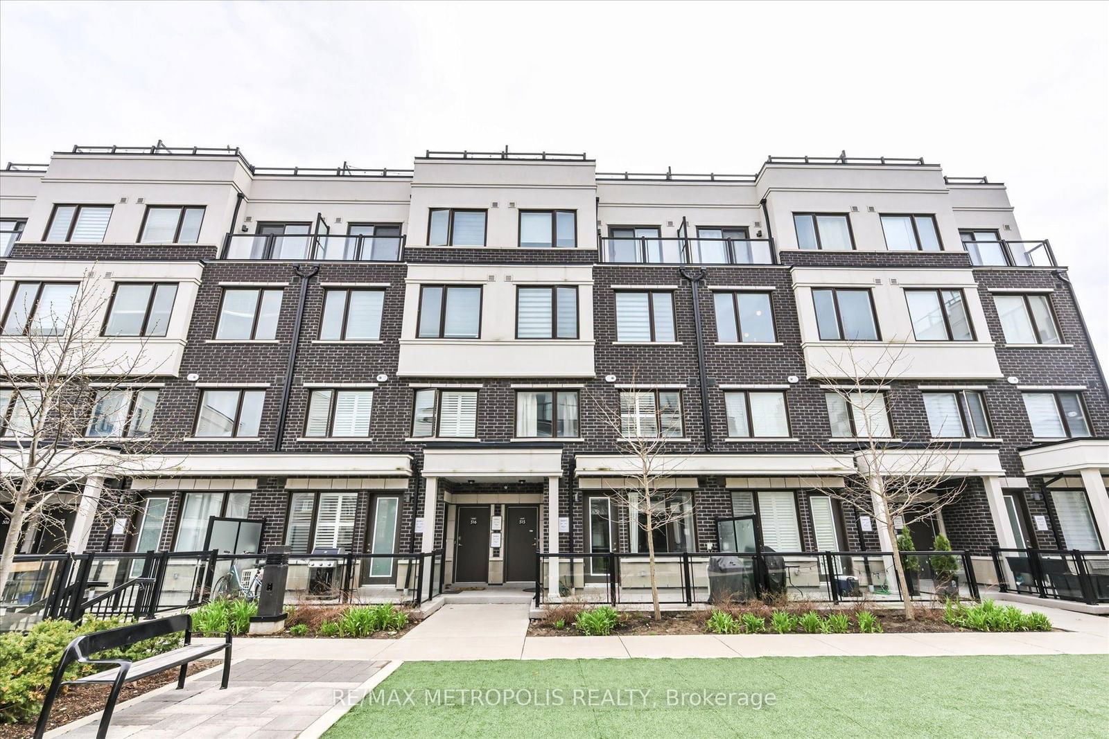 Townhouse for sale at 503-1711 Pure Springs Boulevard, Pickering, Duffin Heights, L1X 0E3 - MLS: E11981665