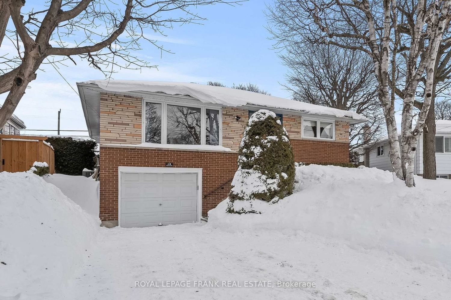 Detached House sold at 119 Thorncliffe Street, Oshawa, Donevan, L1H 7H3 - MLS: E11982047