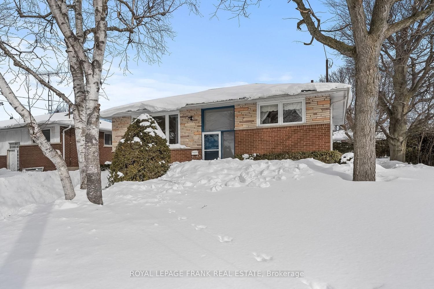 Detached House sold at 119 Thorncliffe Street, Oshawa, Donevan, L1H 7H3 - MLS: E11982047