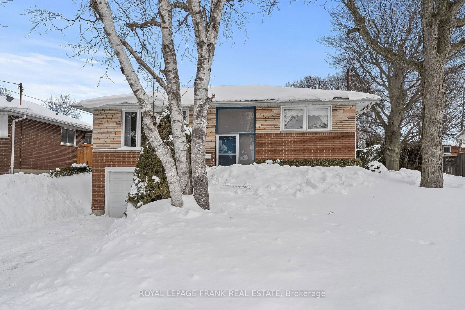 Detached House sold at 119 Thorncliffe Street, Oshawa, Donevan, L1H 7H3 - MLS: E11982047