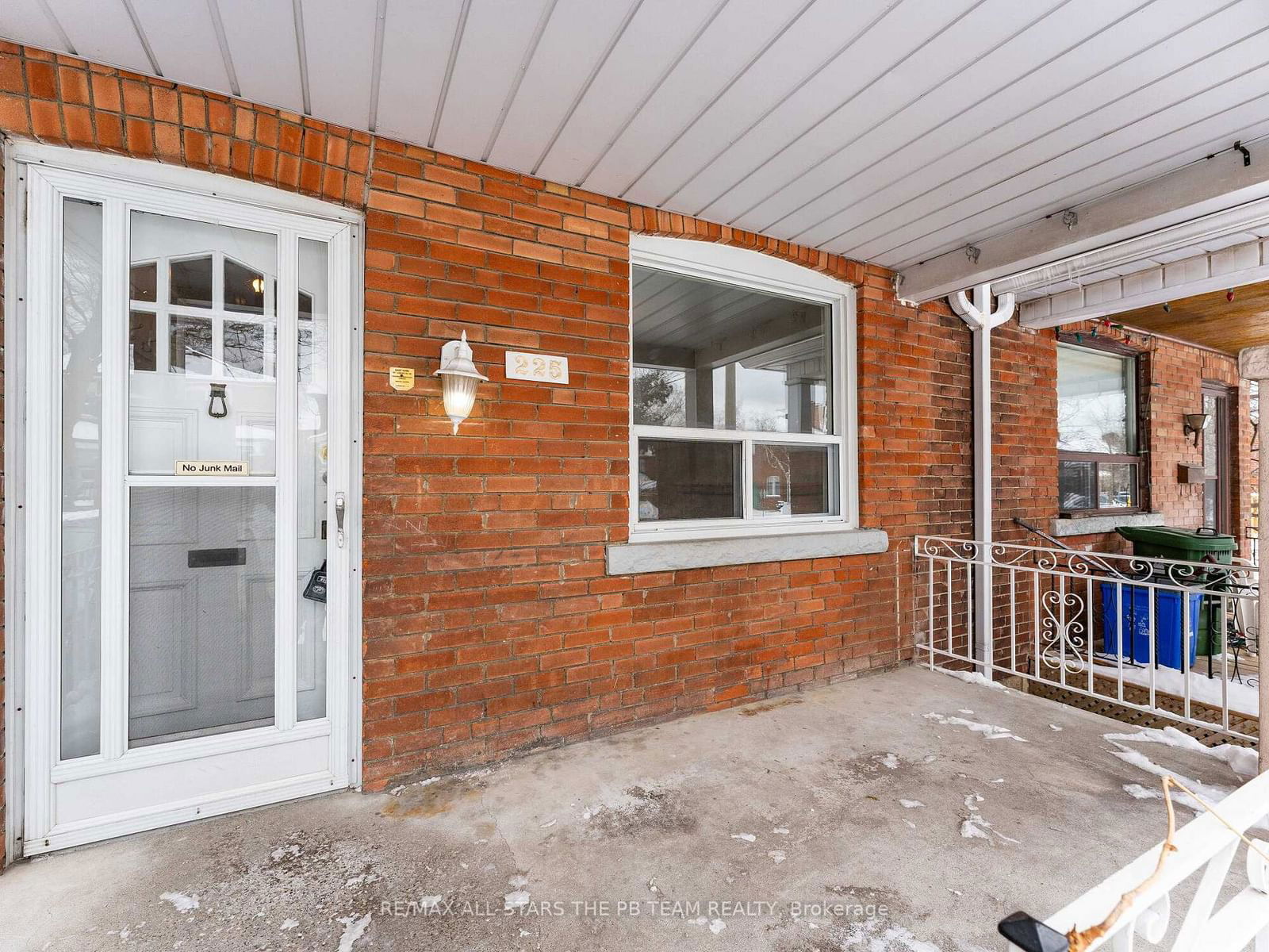 Semi-Detached House for lease at 225 Dewhurst Boulevard, Toronto, Danforth Village-East York, M4J 3K4 - MLS: E11982558