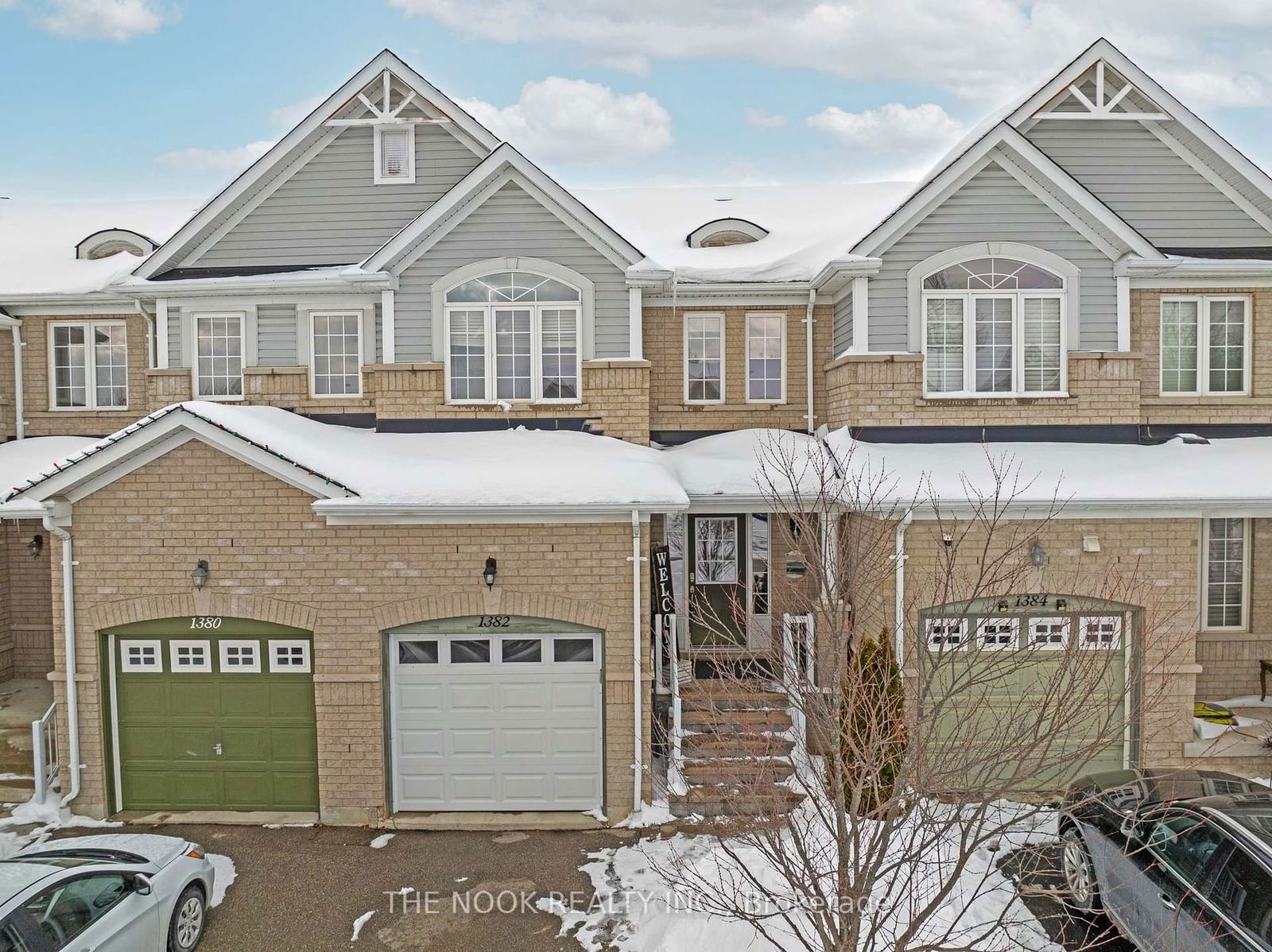 Townhouse sold at 1382 Glaspell Crescent, Oshawa, Pinecrest, L1K 0M5 - MLS: E11982679