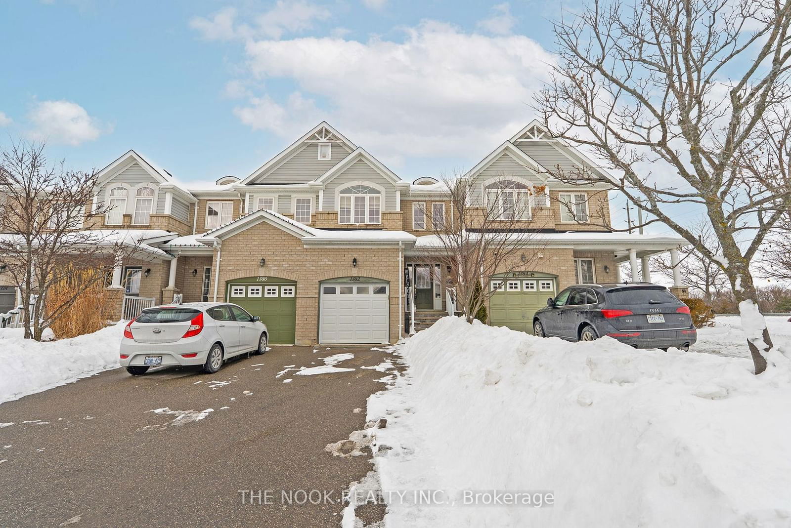 Townhouse sold at 1382 Glaspell Crescent, Oshawa, Pinecrest, L1K 0M5 - MLS: E11982679