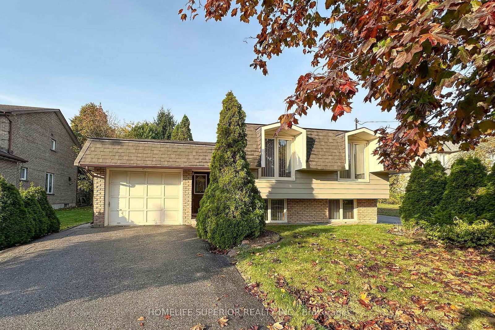 Building at 1946 Spruce Hill Road, Pickering, Dunbarton