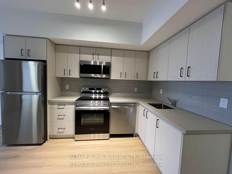 A515 - 3445 Sheppard Avenue E 5