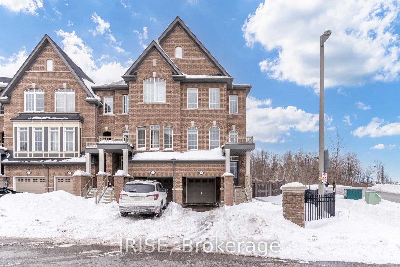 Townhouse for sale at 1 Graywardine Lane, Ajax, Northeast Ajax, L1T 4V4 - MLS: E11983340