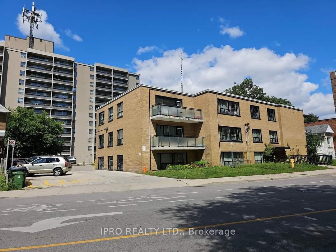 Building at 20 Cosburn Avenue, Toronto, Broadview North