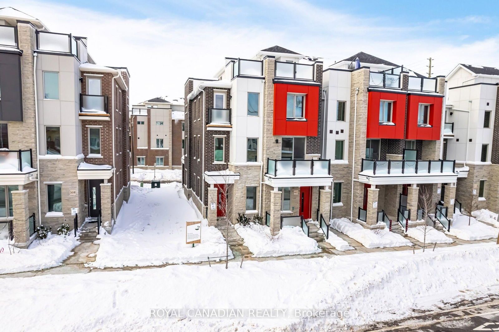 Townhouse sold at 401-1034 Reflection Place, Pickering, Rural Pickering, L1X 0L1 - MLS: E11983537