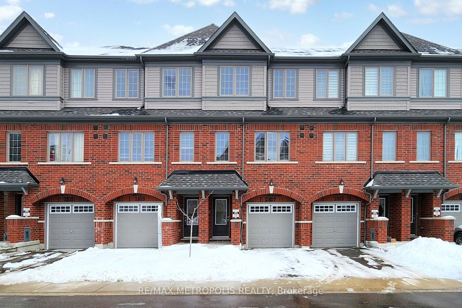 Townhouse for lease at 4-2607 MAGDELEN Path, Oshawa, Windfields, L1L 0R6 - MLS: E11983589