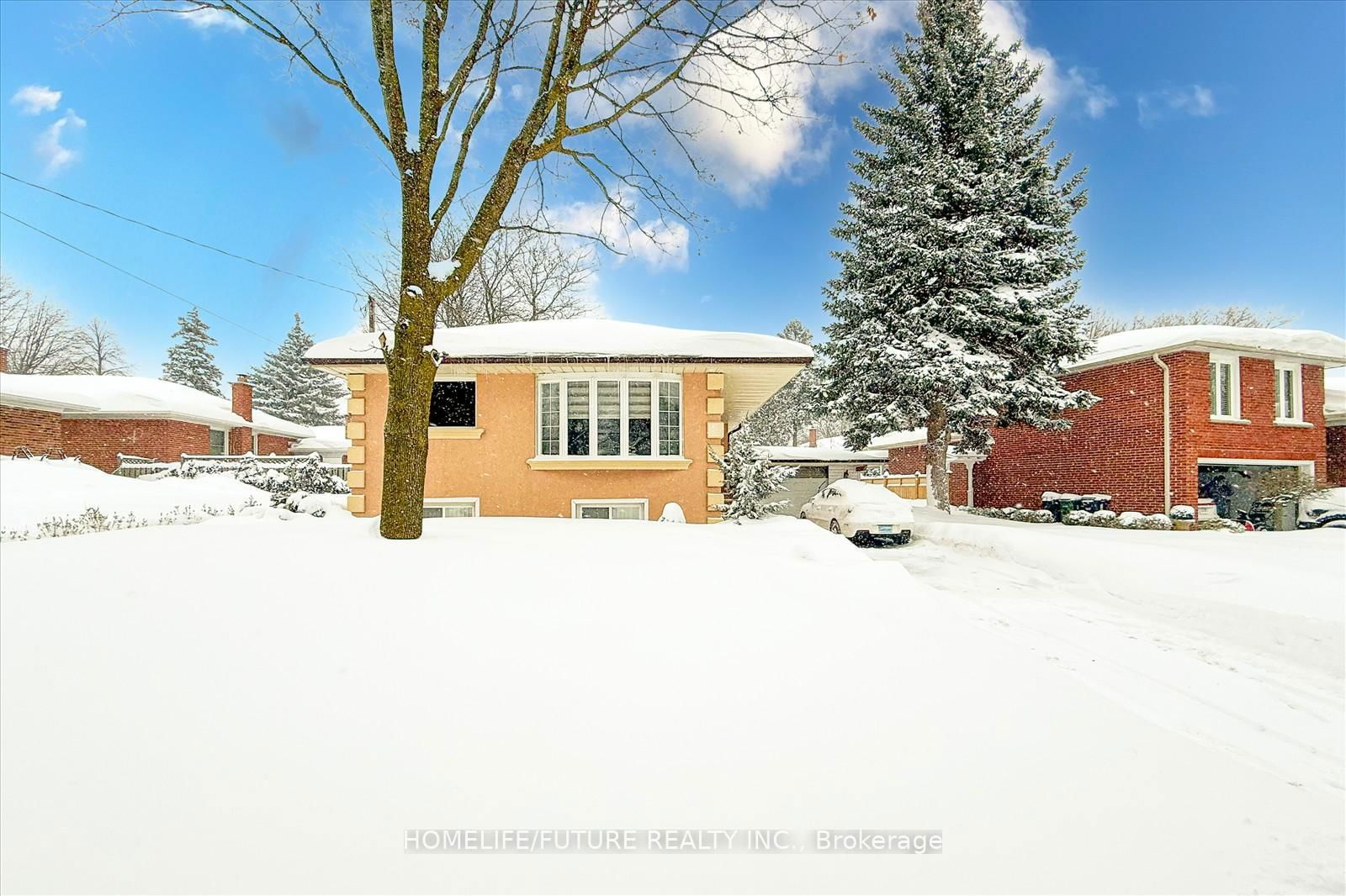 Detached House for sale at 53 Applefield Drive, Toronto, Bendale, M1P 3Y1 - MLS: E11983603