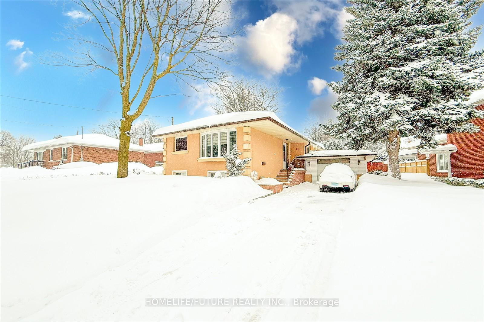 Detached House for sale at 53 Applefield Drive, Toronto, Bendale, M1P 3Y1 - MLS: E11983603