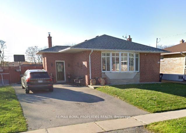 Detached House for lease at Main Floor-28 Chopin Avenue, Toronto, Ionview, M1K 2W2 - MLS: E11983981