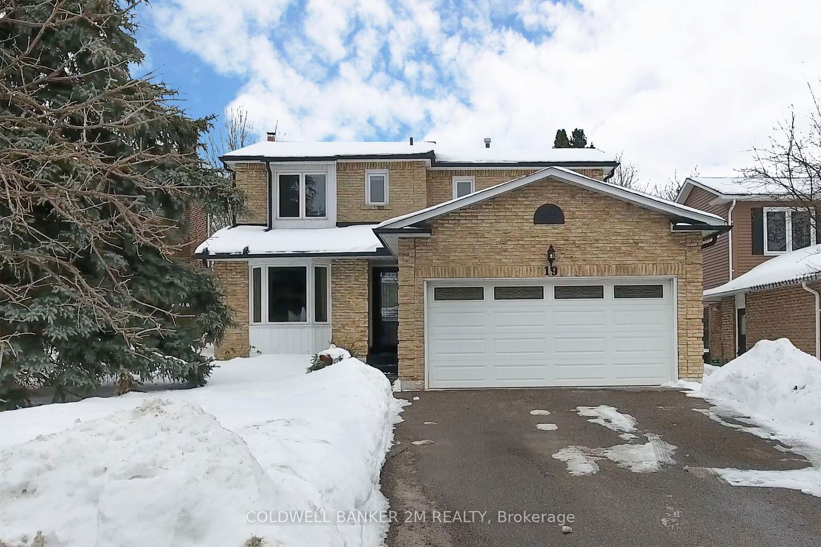 Detached House for sale at 19 Ladies College Drive, Whitby, Downtown Whitby, L1N 6H1 - MLS: E11984753