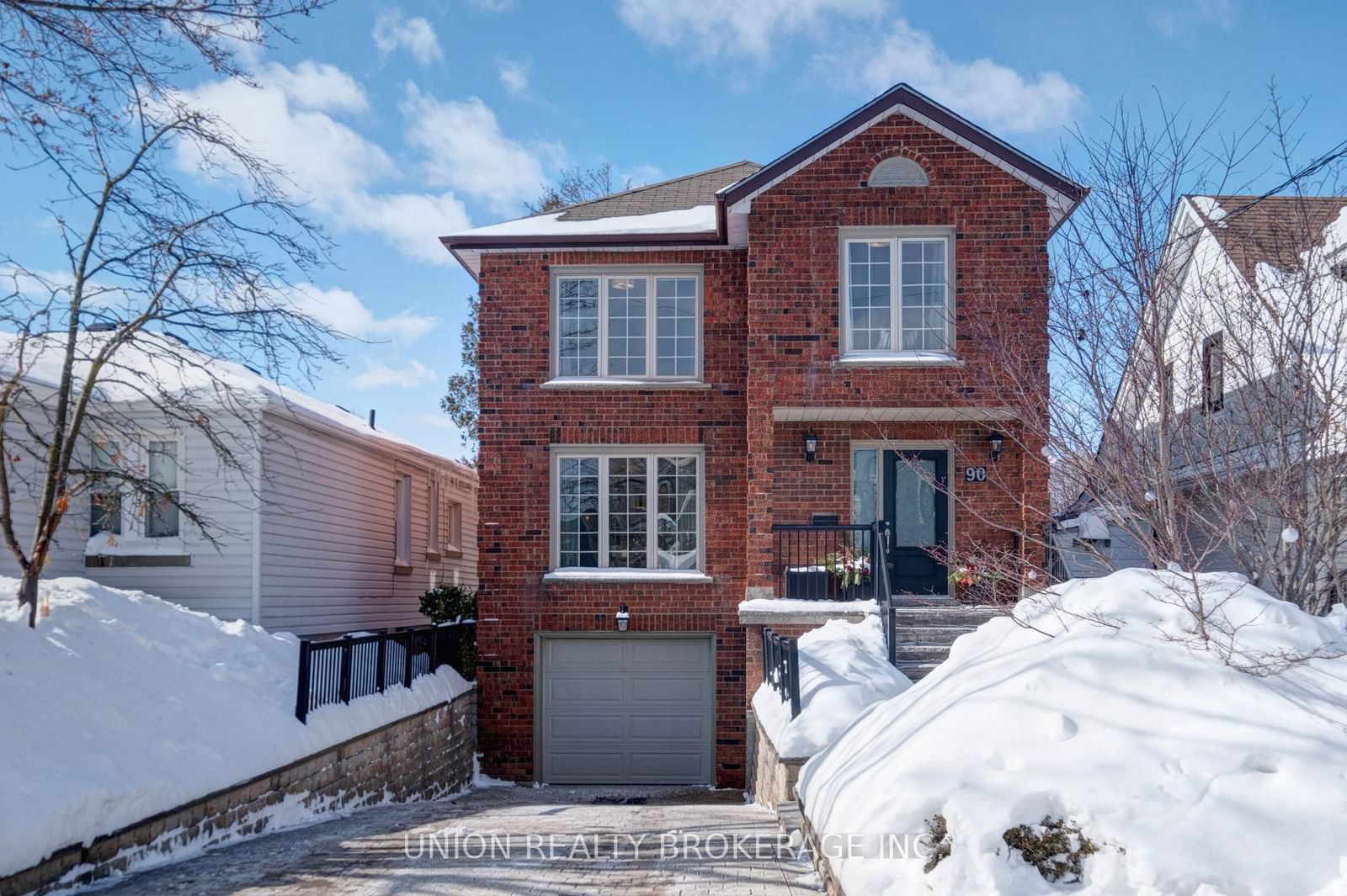 Detached House sold at 90 Kalmar Avenue, Toronto, Birchcliffe-Cliffside, M1N 3G4 - MLS: E11984795