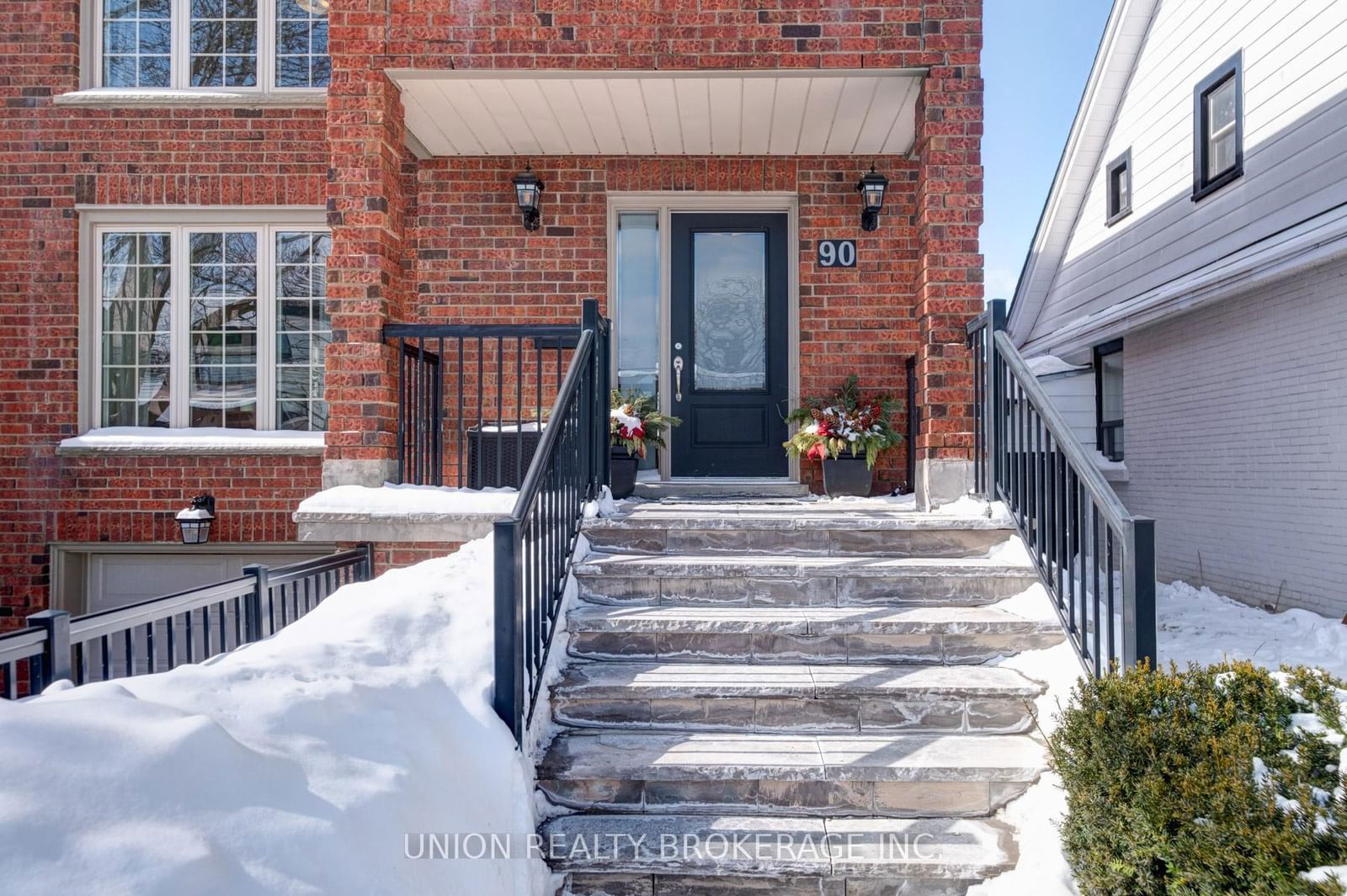 Detached House sold at 90 Kalmar Avenue, Toronto, Birchcliffe-Cliffside, M1N 3G4 - MLS: E11984795