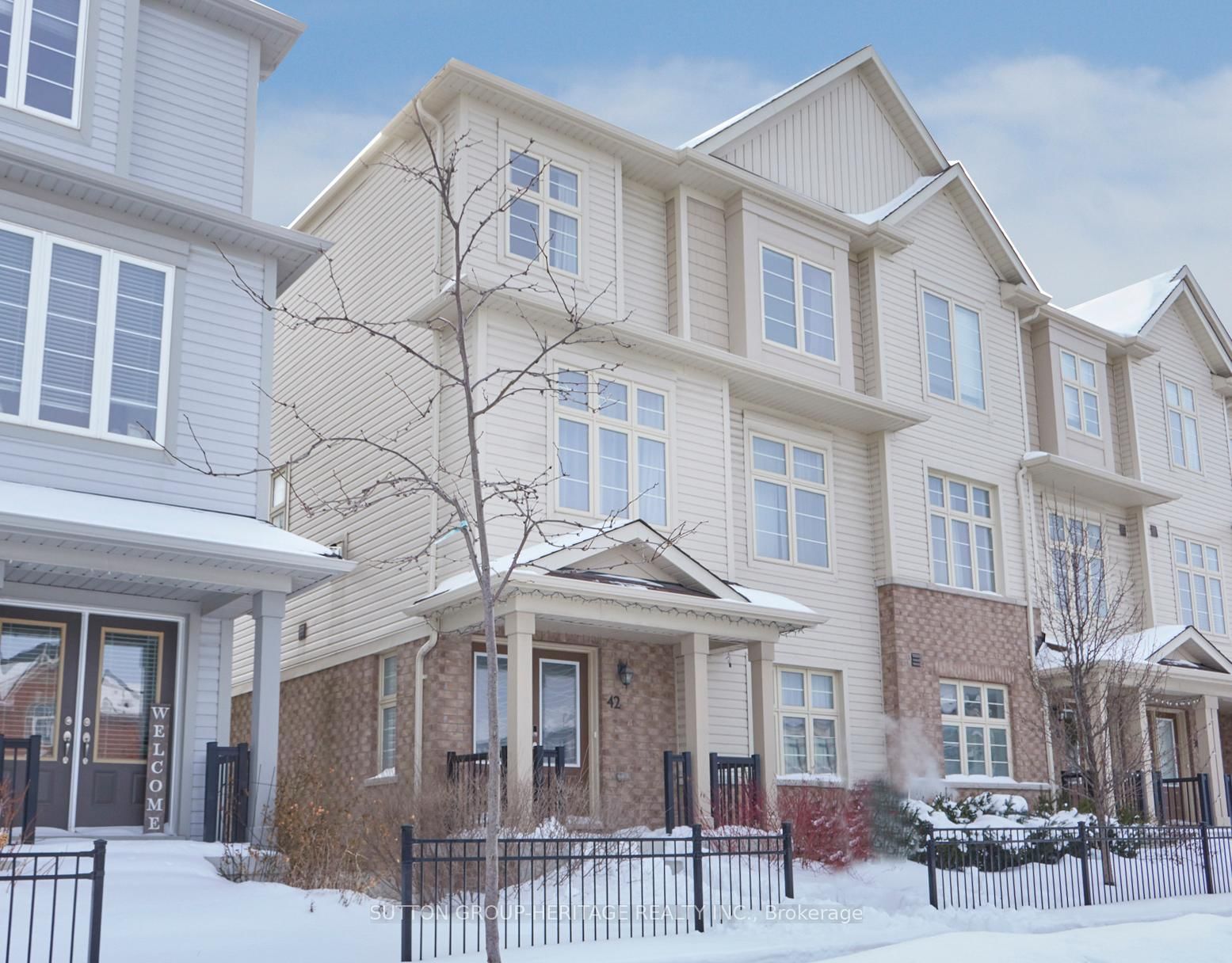 Townhouse for sale at 42 Westbury Way, Whitby, Brooklin, L1M 0L9 - MLS: E11984893