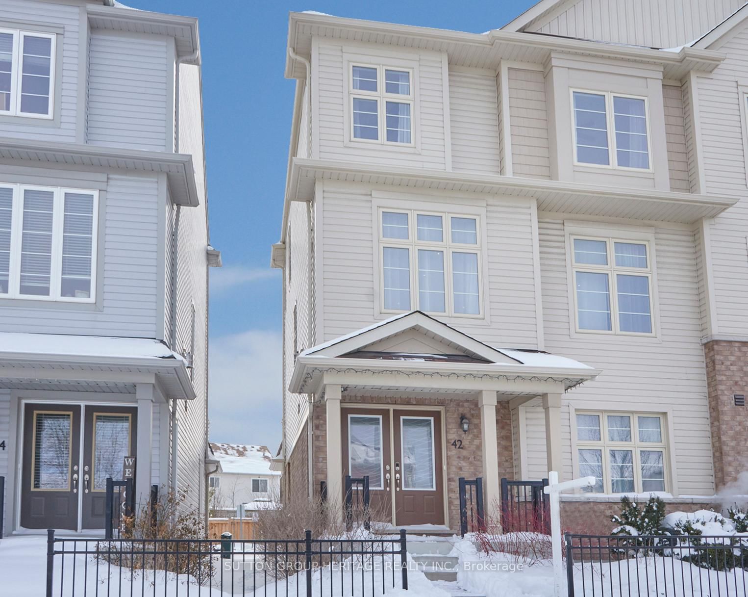 Townhouse for sale at 42 Westbury Way, Whitby, Brooklin, L1M 0L9 - MLS: E11984893