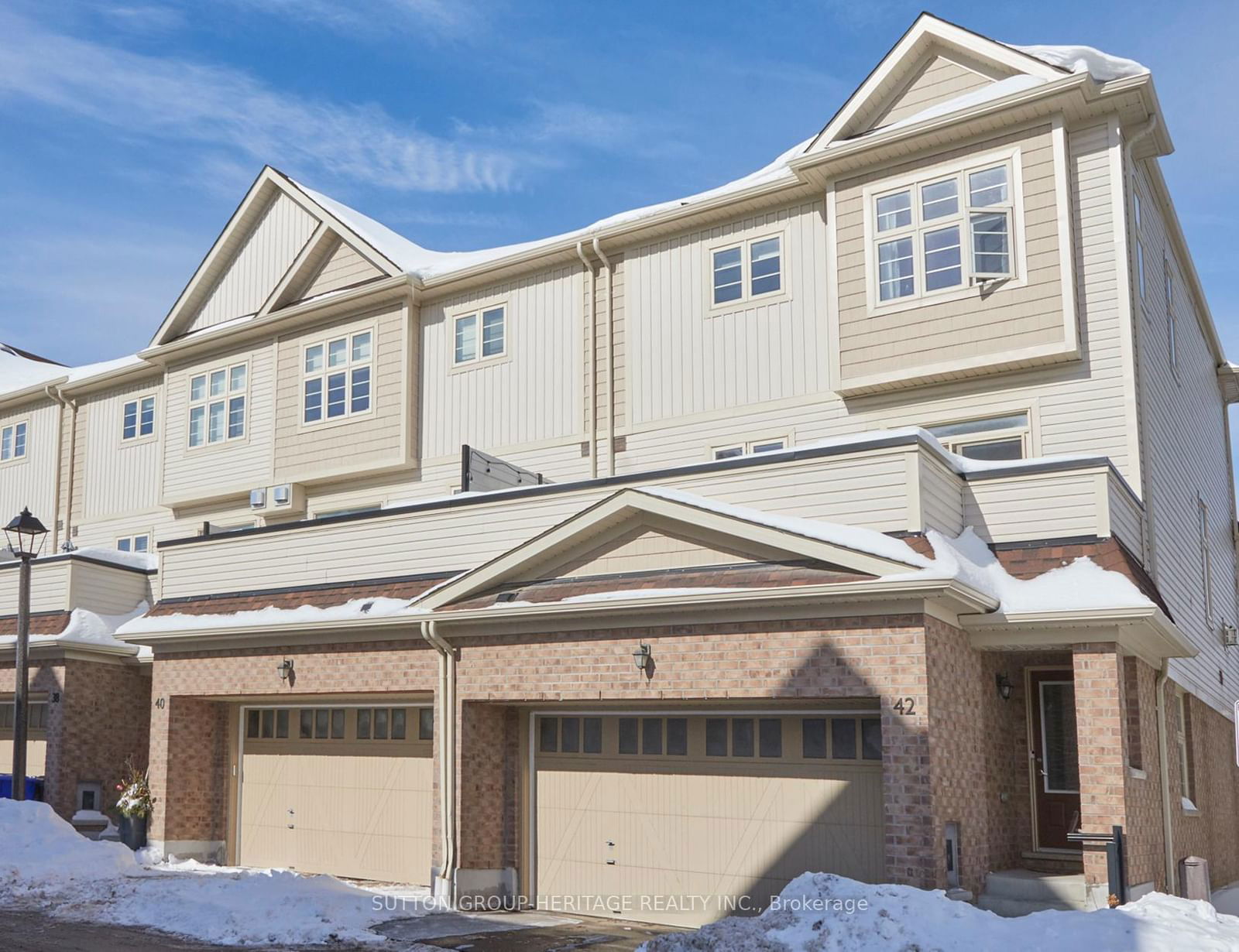 Townhouse for sale at 42 Westbury Way, Whitby, Brooklin, L1M 0L9 - MLS: E11984893