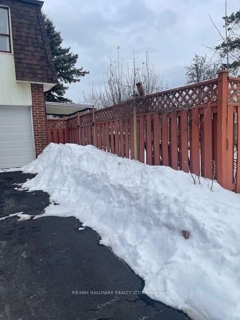 home for lease on Basement-62 Sunburst Square