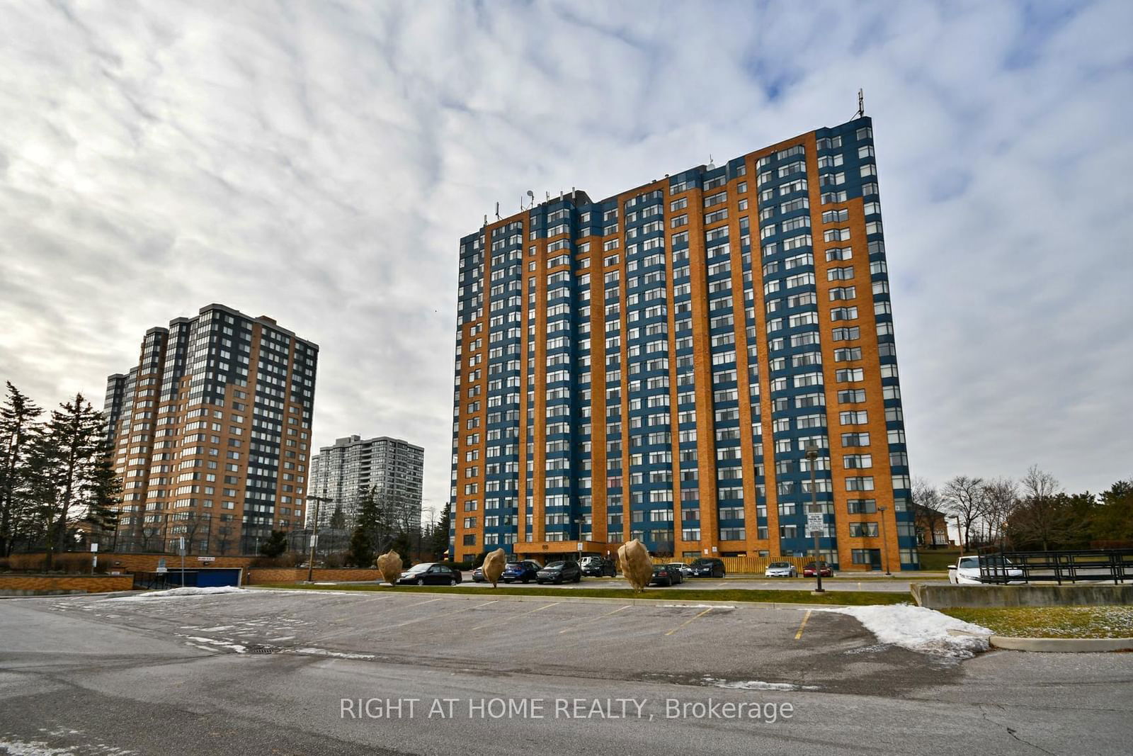 Condo for lease at 708-88 Alton Towers Circle, Toronto, Milliken, M1V 5C5 - MLS: E11985067