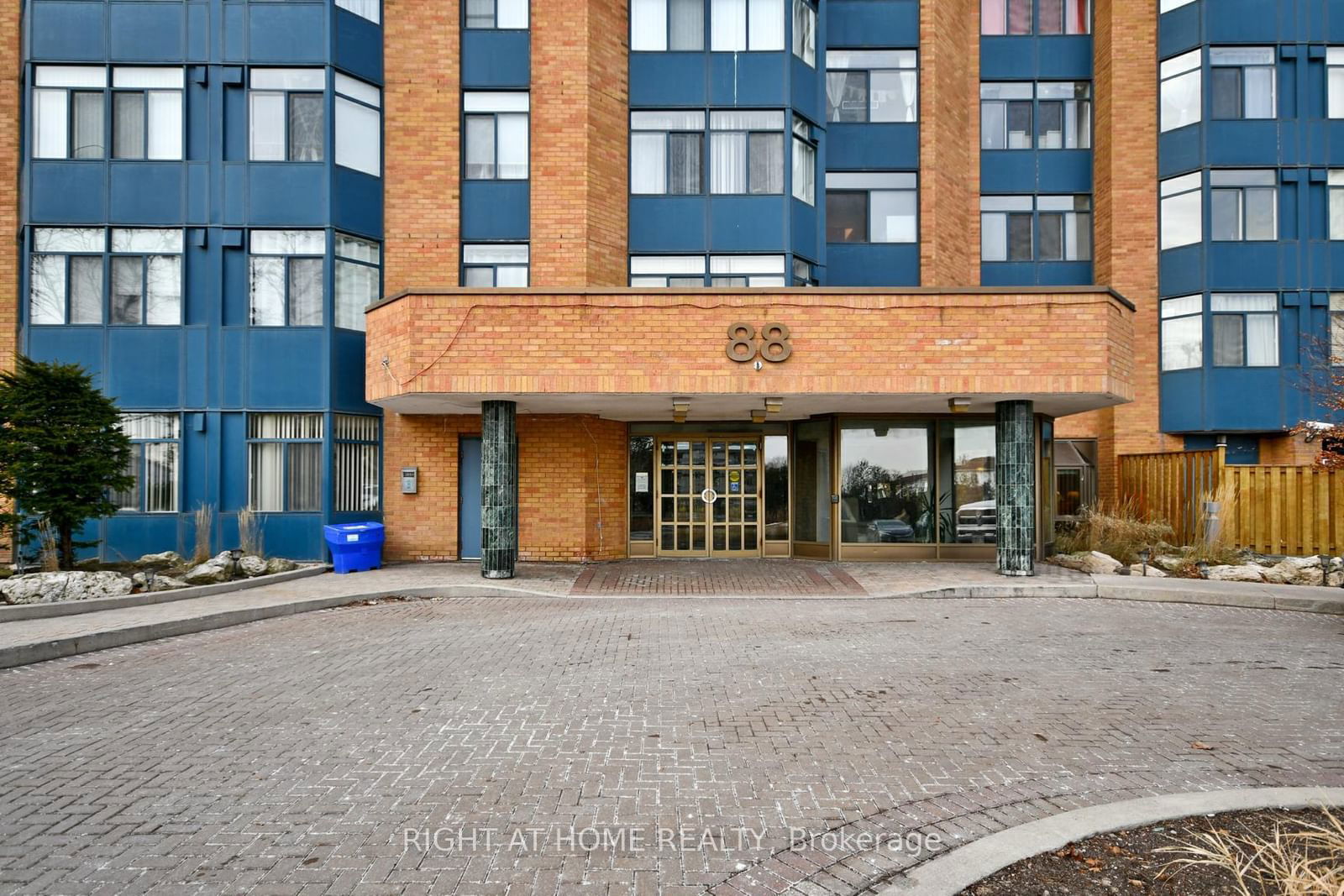 Condo for lease at 708-88 Alton Towers Circle, Toronto, Milliken, M1V 5C5 - MLS: E11985067