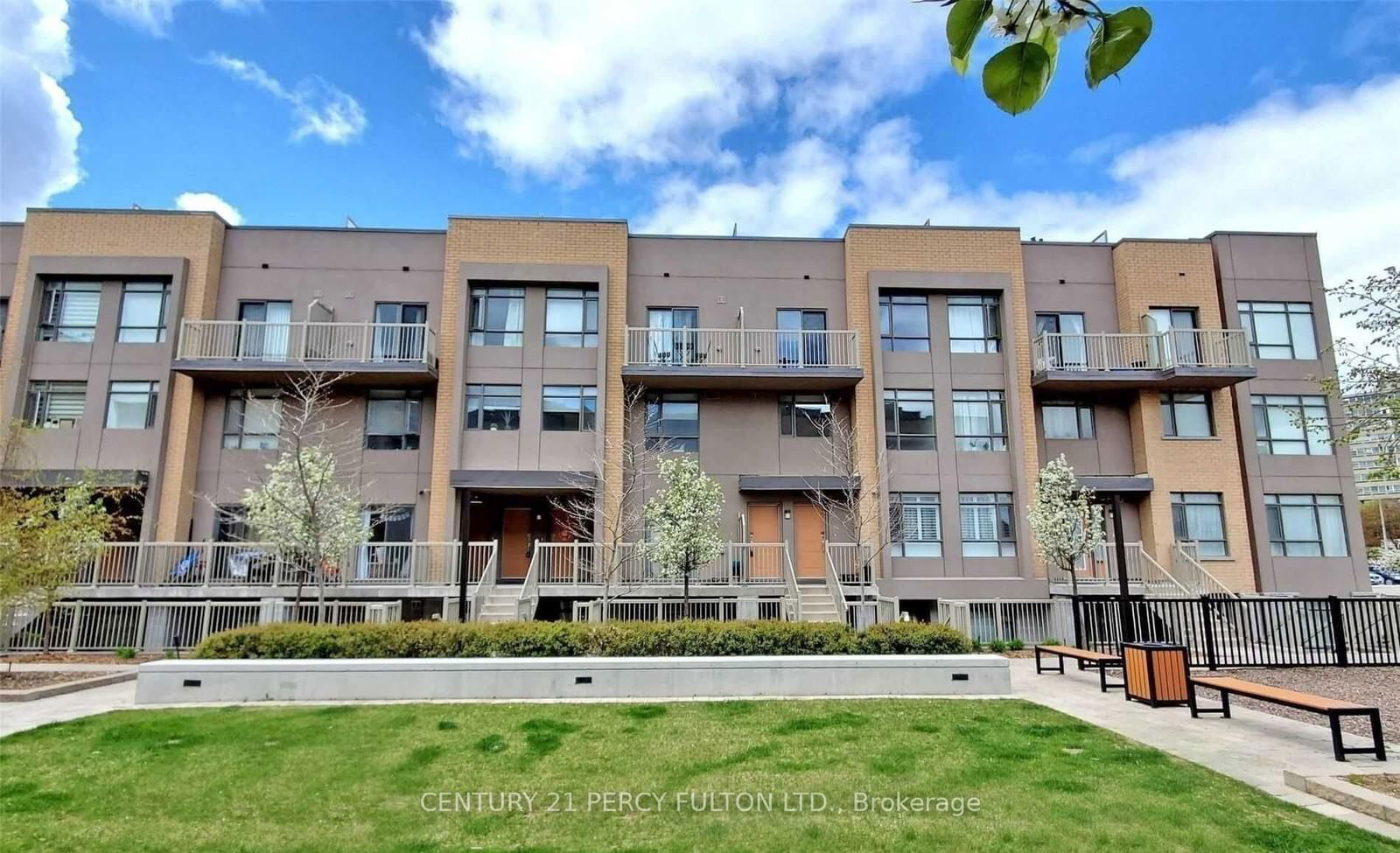 Townhouse for lease at 19-40 Orchid Place Drive, Toronto, Malvern, M1B 0C4 - MLS: E11985345