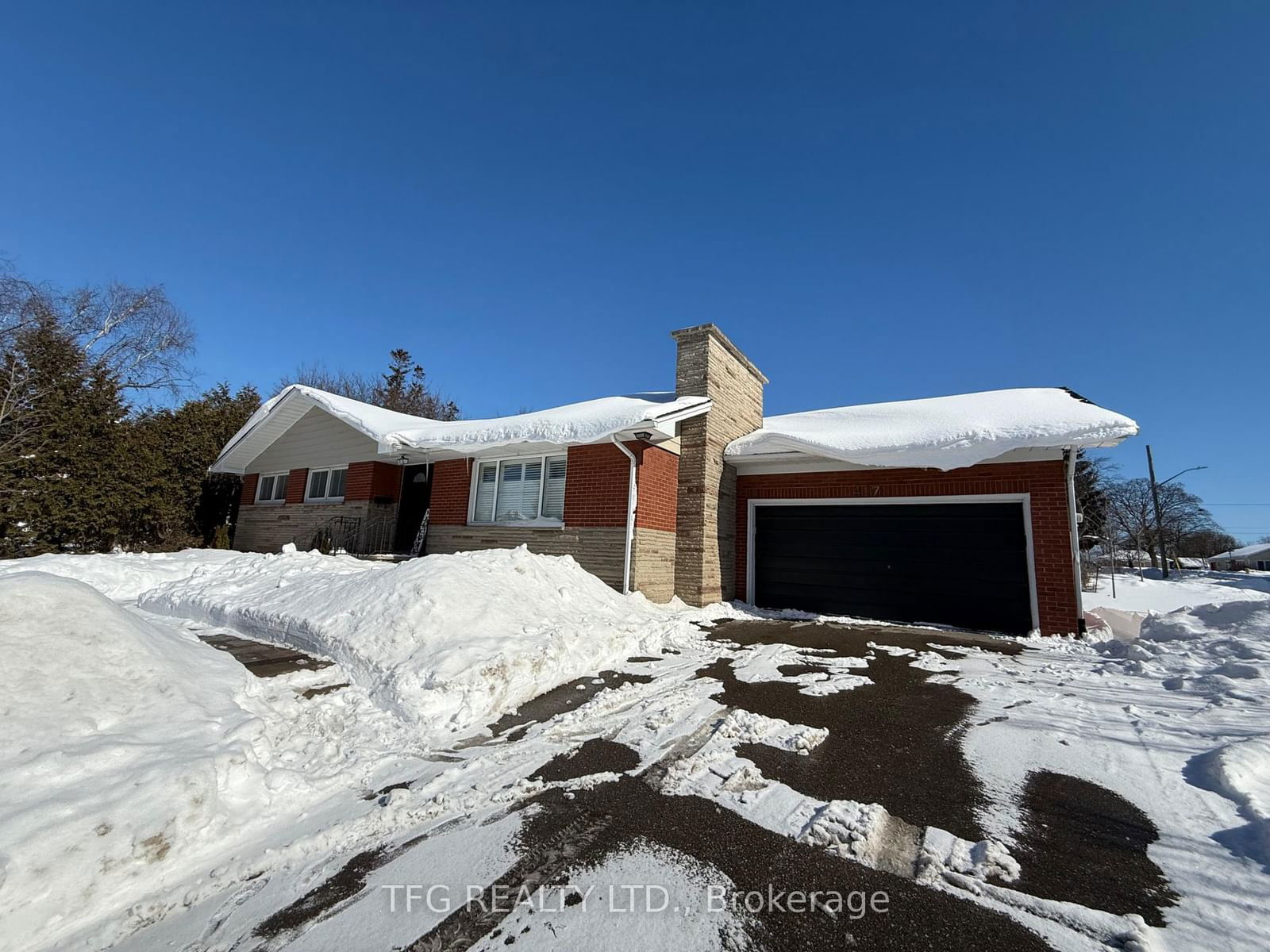 Detached House for lease at Lower-417 Henry Street, Whitby, Downtown Whitby, L1N 5C8 - MLS: E11985906