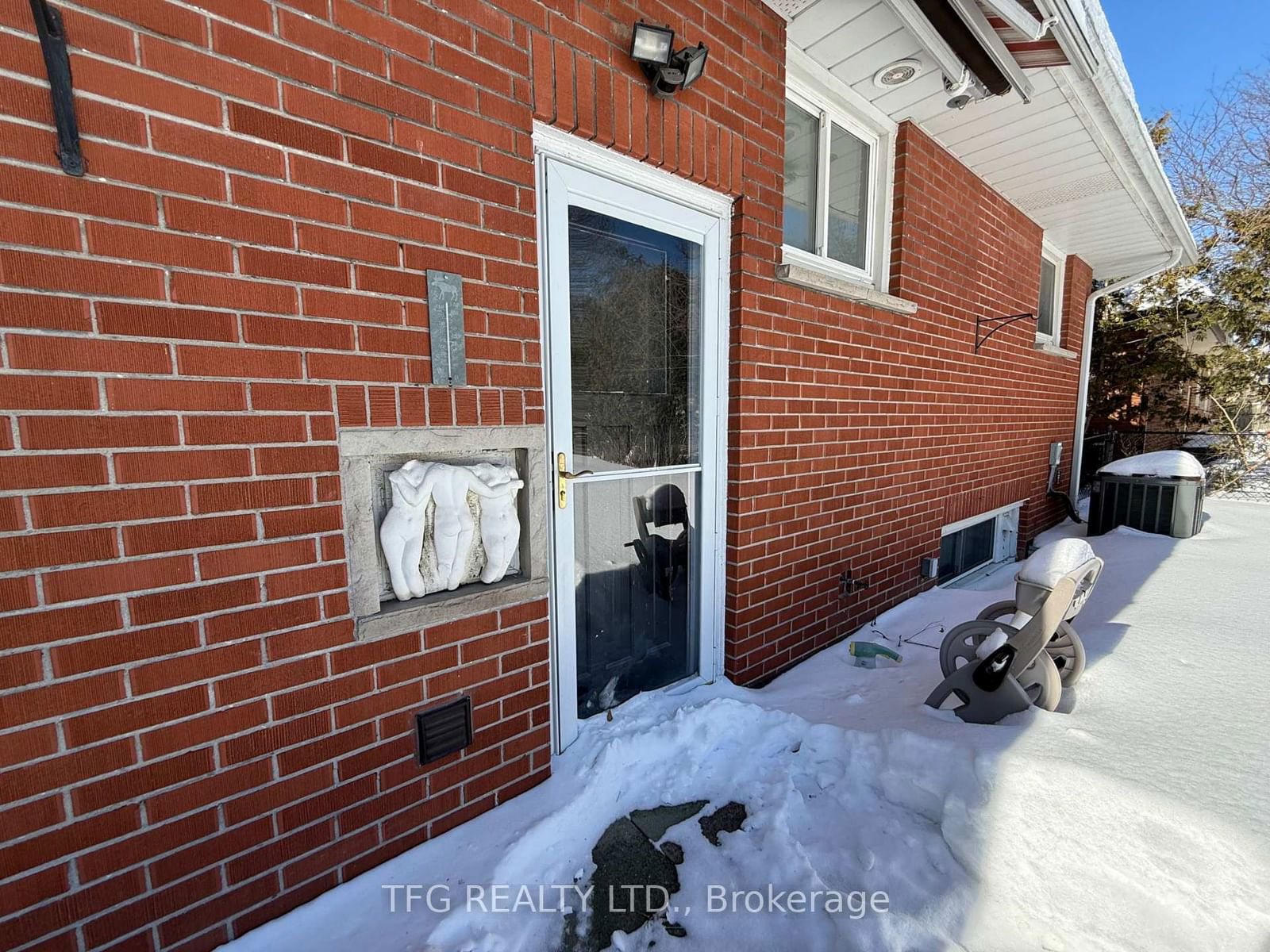 Detached House for lease at Lower-417 Henry Street, Whitby, Downtown Whitby, L1N 5C8 - MLS: E11985906