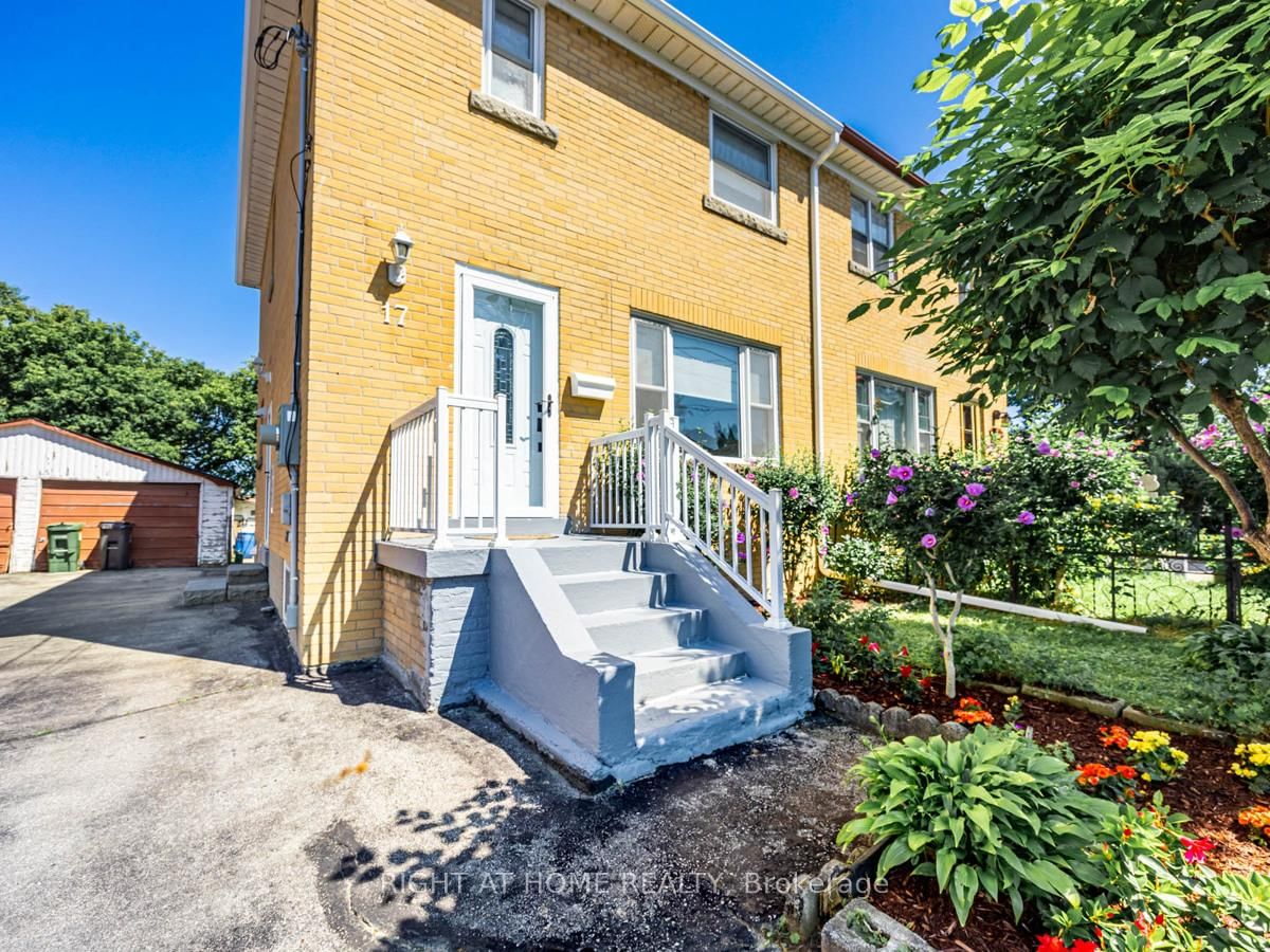 Building at 17 Magnolia Avenue, Toronto, Kennedy Park