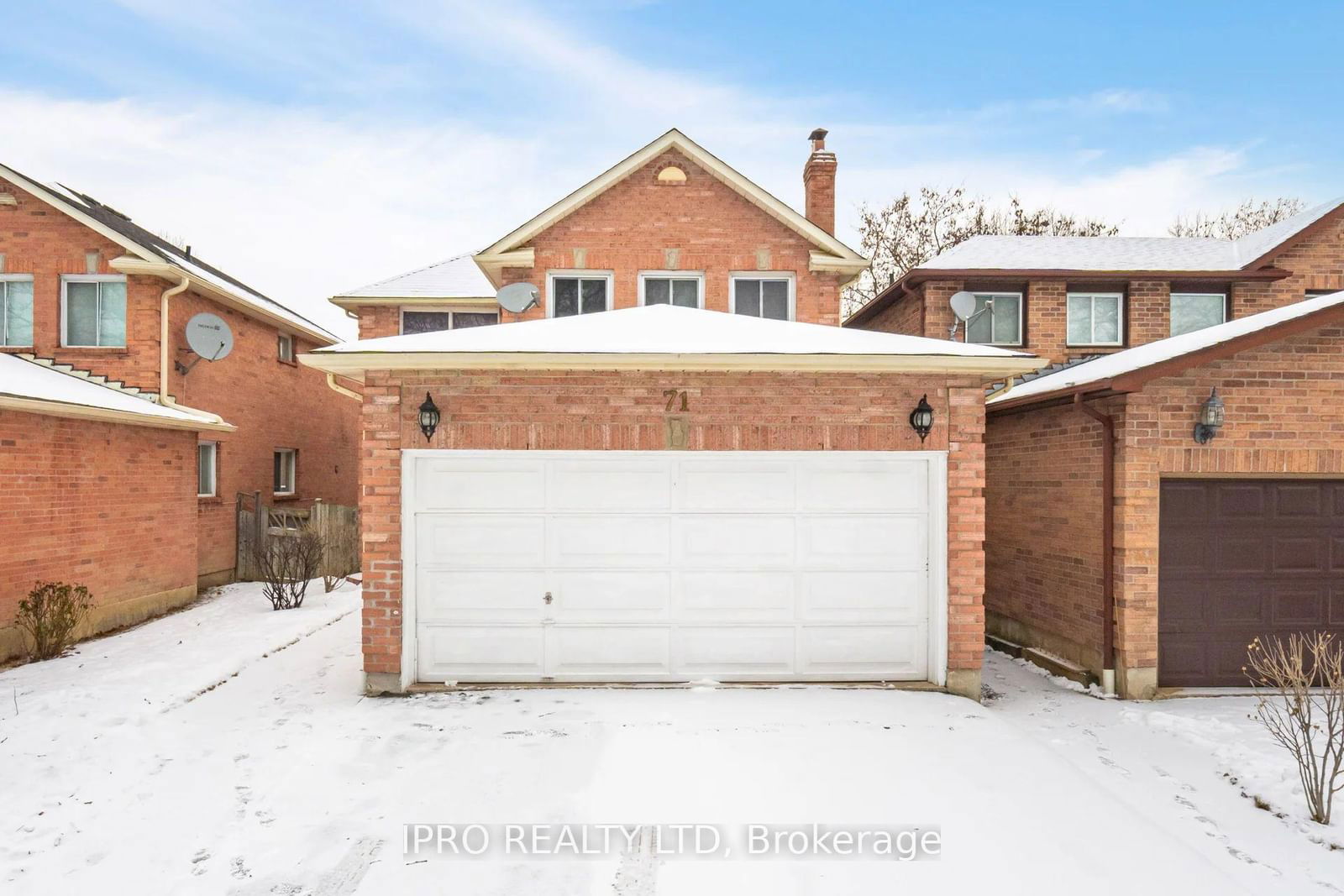 Building at 71 Daniels Crescent, Ajax, Central West