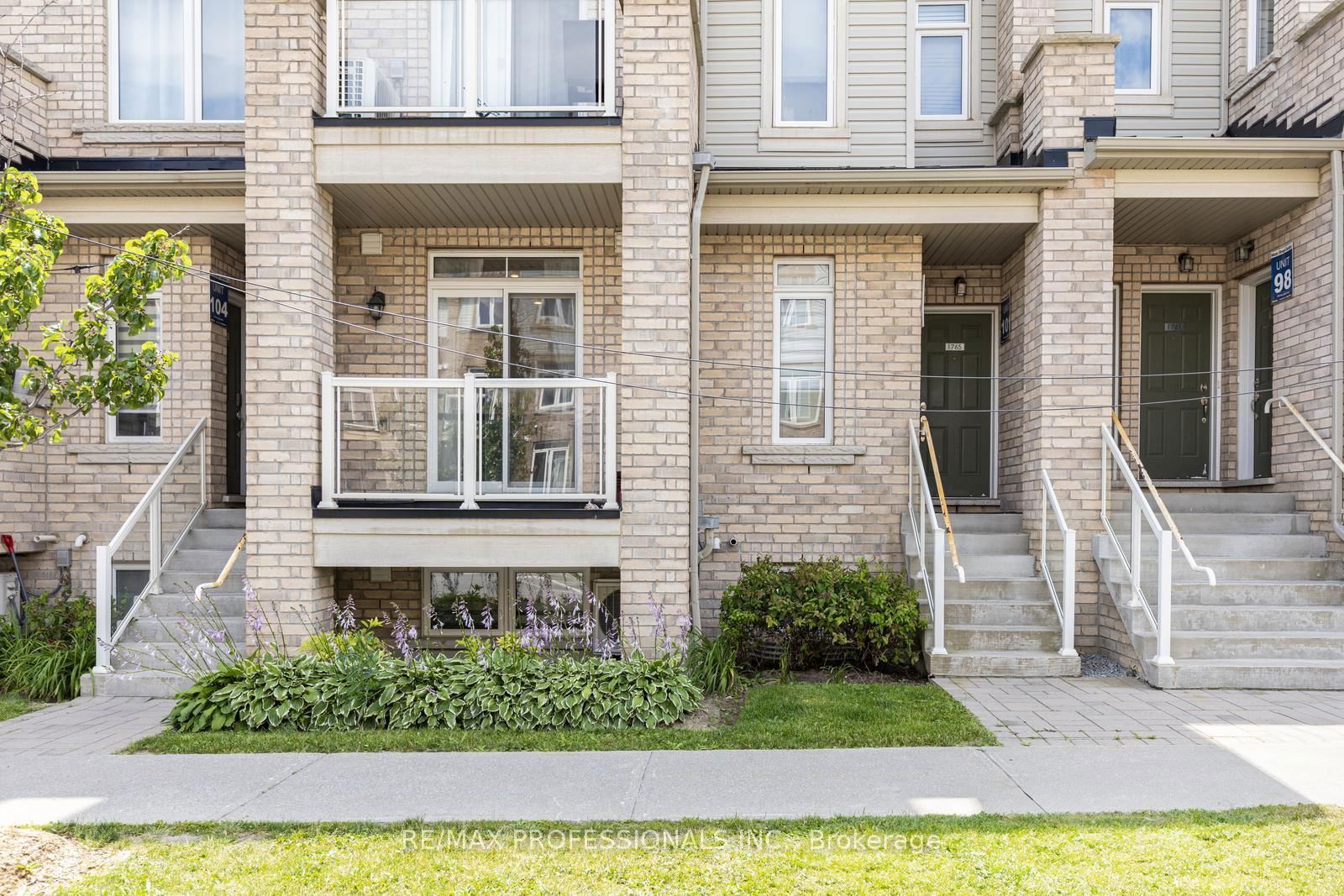 Townhouse for sale at 57-1767 Rex Heath Drive, Pickering, Duffin Heights, L1X 0E4 - MLS: E11987212