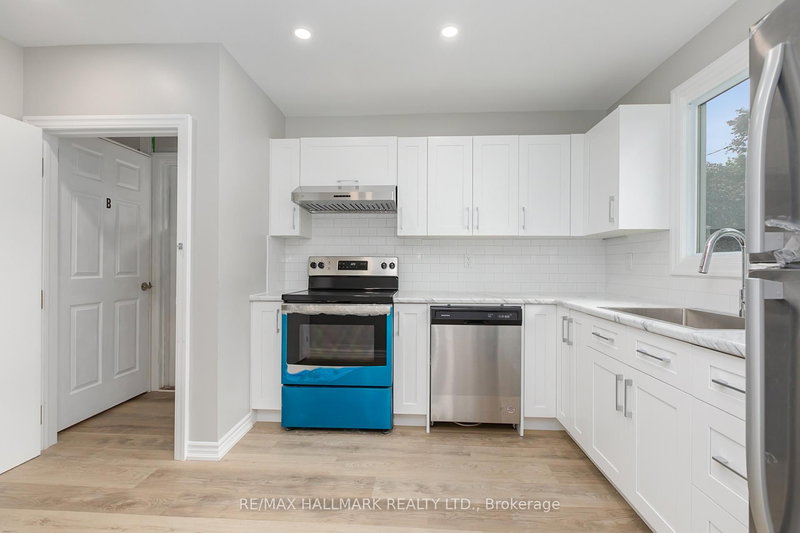 Upper - 201 High St, Whitby, L1N 5H5 | Image 2