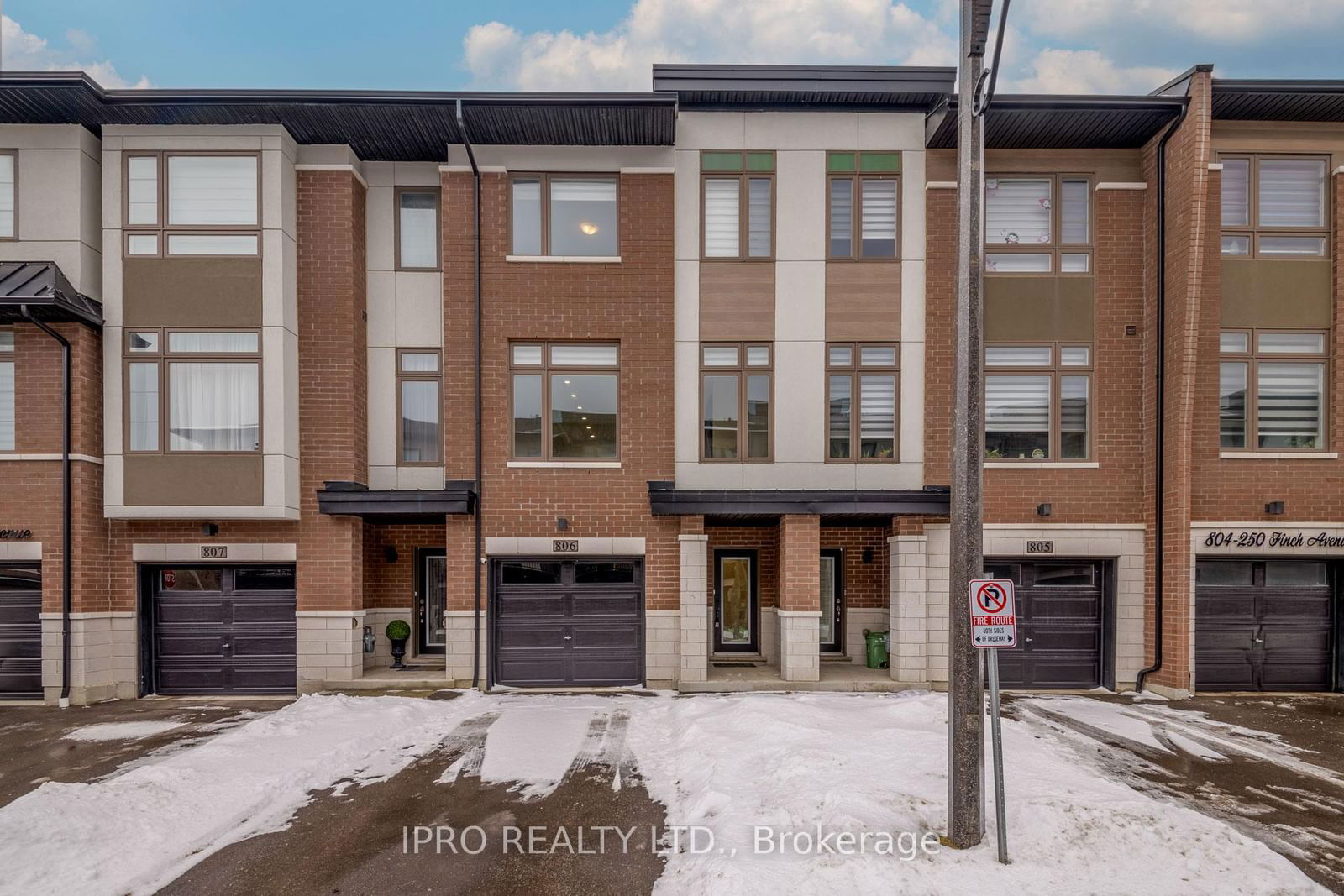 Townhouse for sale at 806-250 Finch Avenue, Pickering, Rouge Park, L1V 0G6 - MLS: E11989705