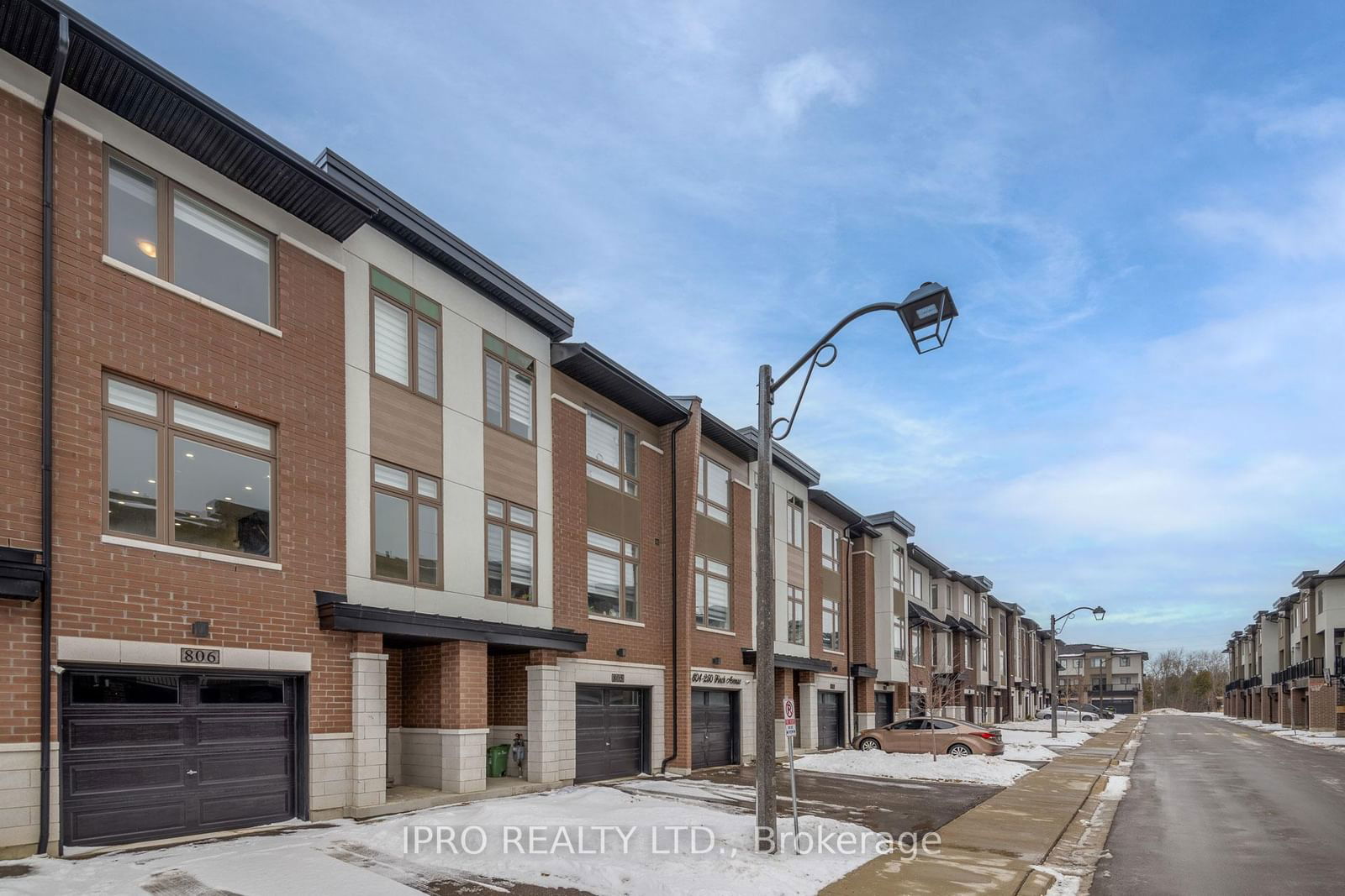 Townhouse for sale at 806-250 Finch Avenue, Pickering, Rouge Park, L1V 0G6 - MLS: E11989705