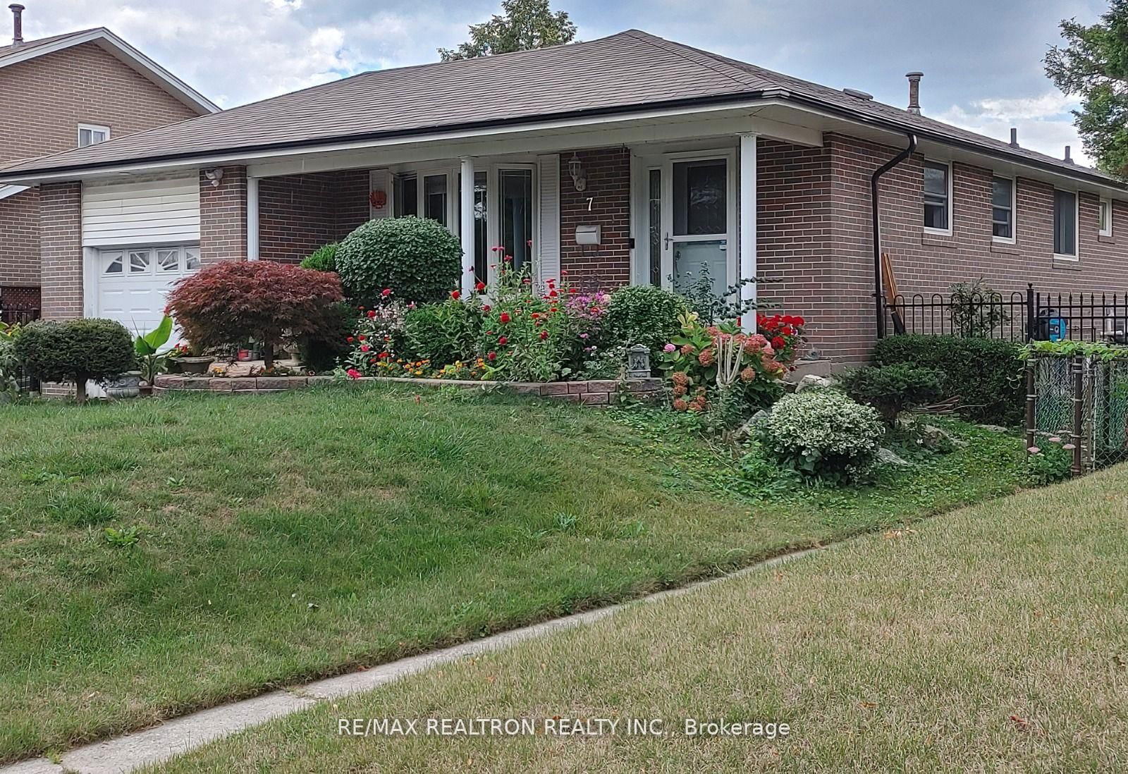 Detached House for lease at Main-7 Pegasus Trail, Toronto, Woburn, M1G 3N3 - MLS: E11989781