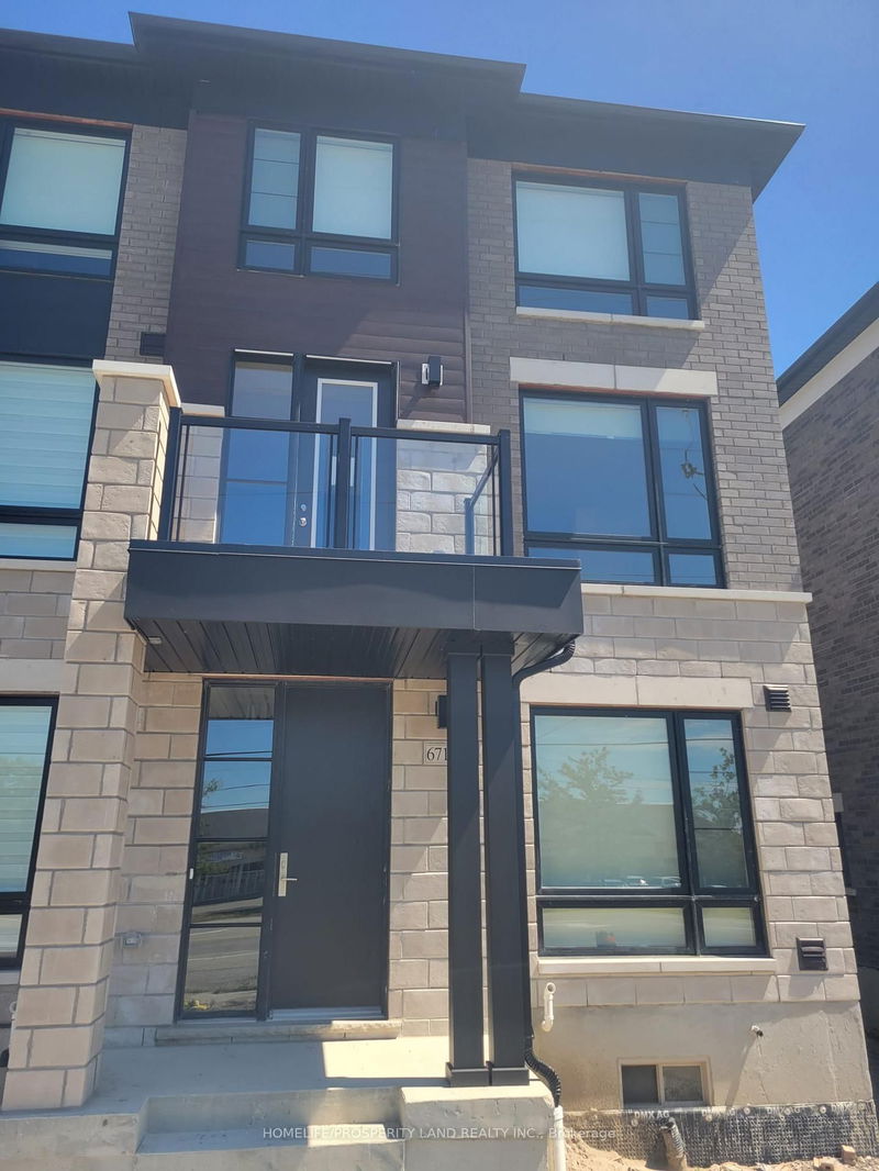 home for lease on 6717 Thickson Road N