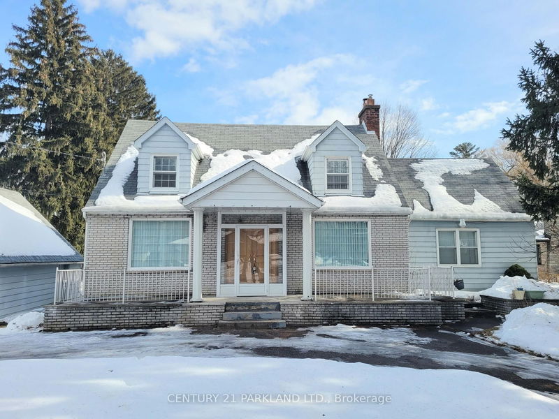 home for lease on (Side Apartment)-11 West Hill Drive
