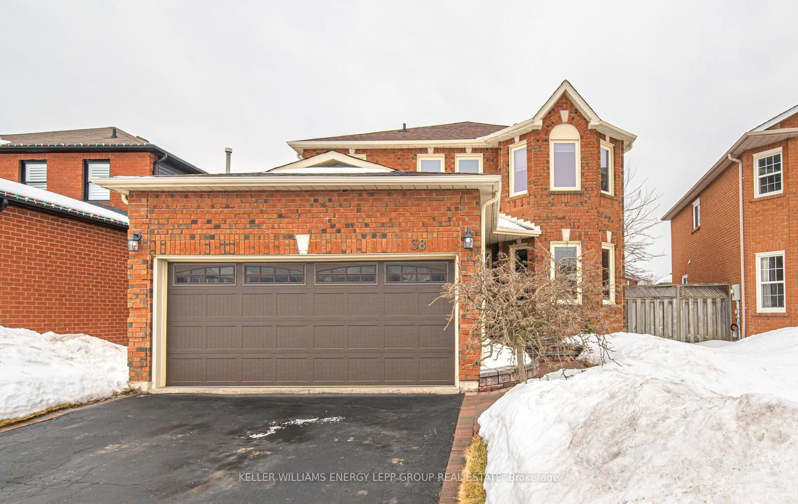 Detached House for sale at 38 Fencerow Drive, Whitby, Rolling Acres, L1R 1Y4 - MLS: E11990626