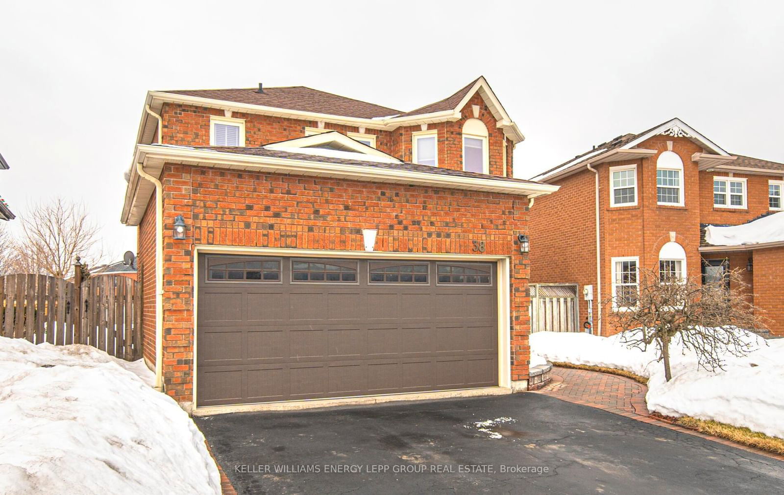 Detached House for sale at 38 Fencerow Drive, Whitby, Rolling Acres, L1R 1Y4 - MLS: E11990626