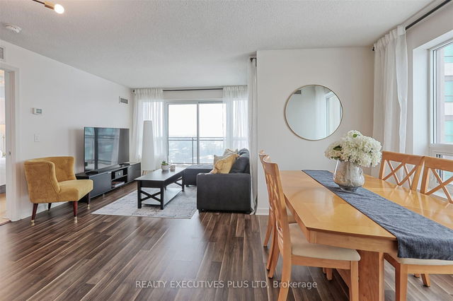 1102 - 1235 Bayly Street