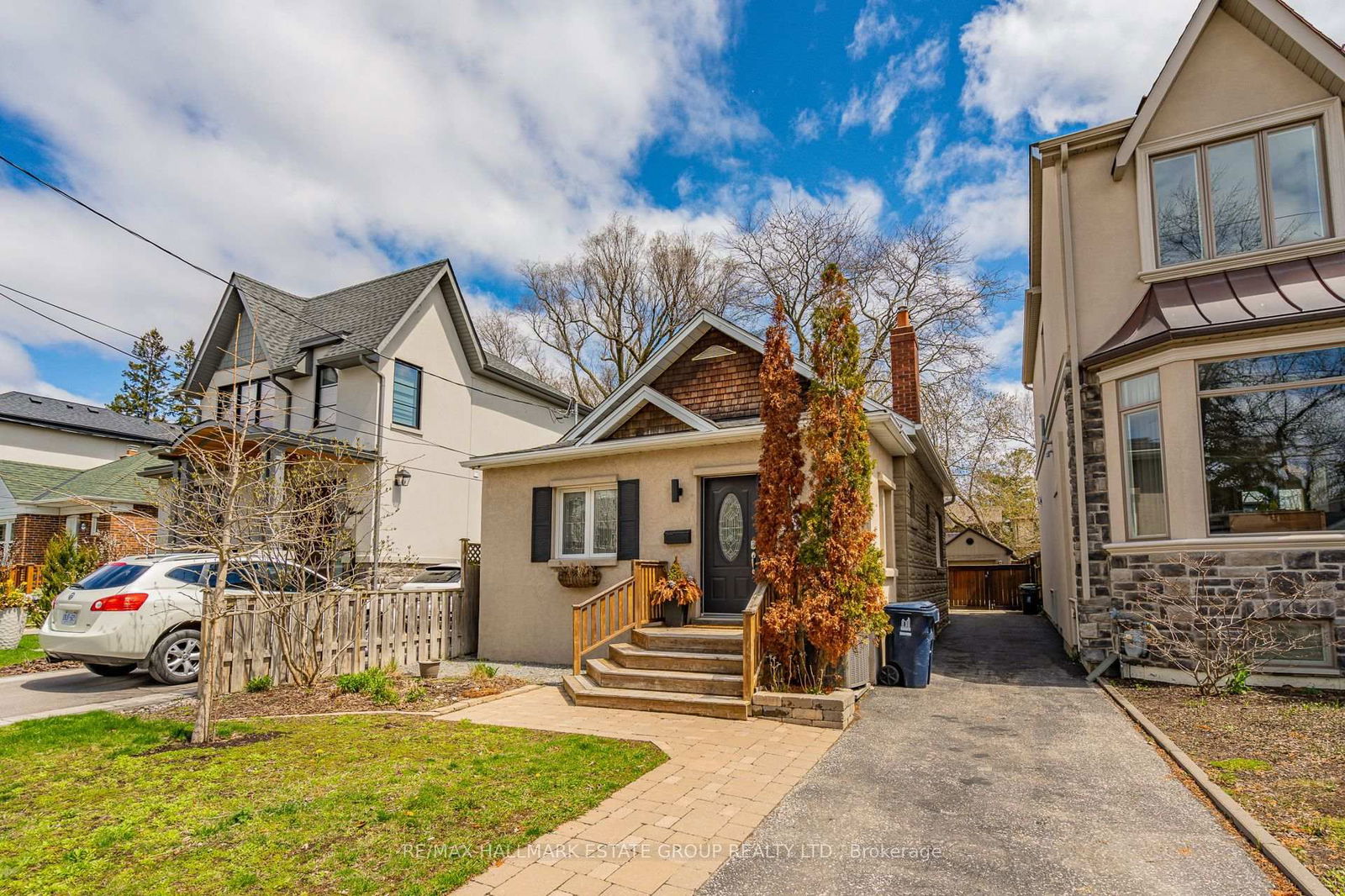 Detached House sold at 9 Valhalla Boulevard, Toronto, Birchcliffe-Cliffside, M1N 3B1 - MLS: E11991076