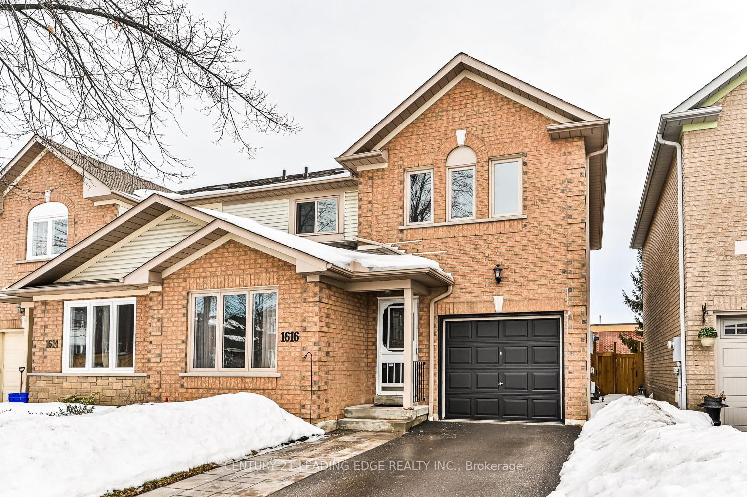 Semi-Detached House for sale at 1616 Arcadia Square, Pickering, Amberlea, L1V 6W3 - MLS: E11991157