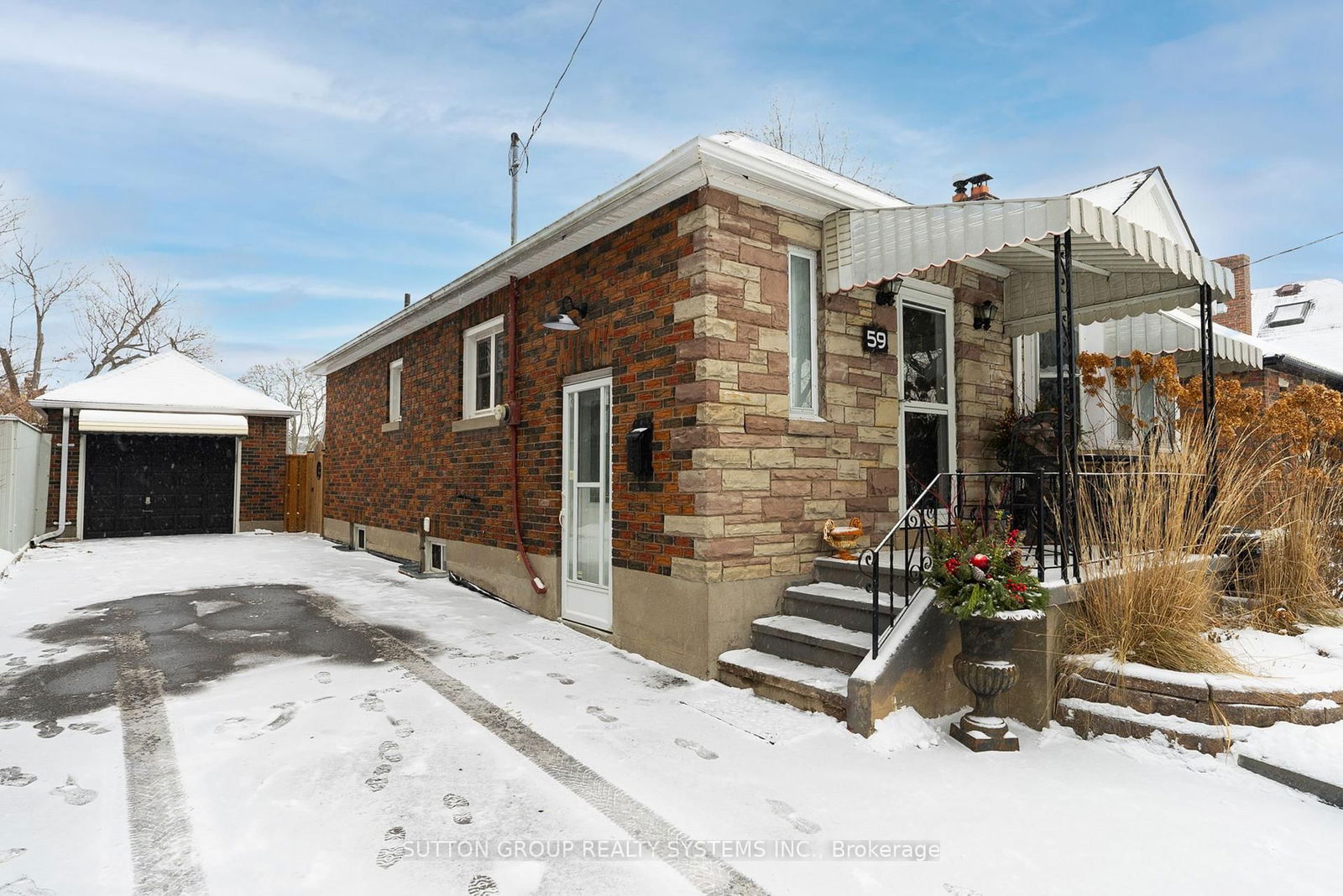 Detached House sold at 59 Cadillac Avenue, Oshawa, Central, L1H 5Z3 - MLS: E11991194