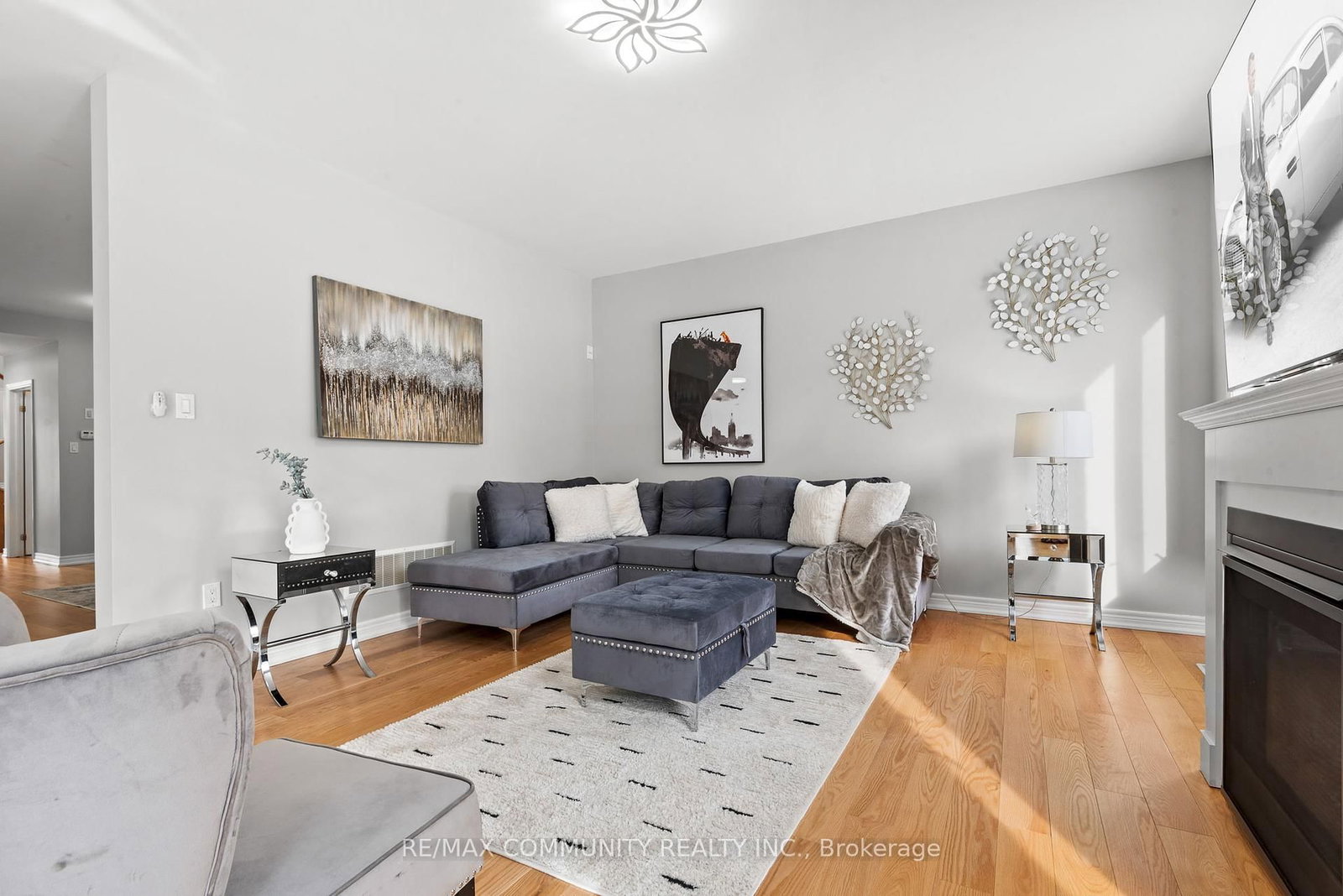 Listing Image 16