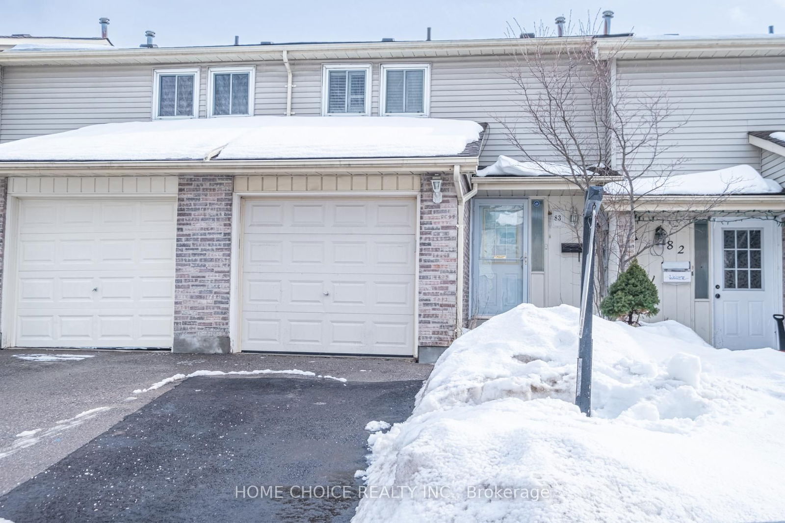 Townhouse sold at 83-611 Galahad Drive, Oshawa, Eastdale, L1K 1M1 - MLS: E11993230