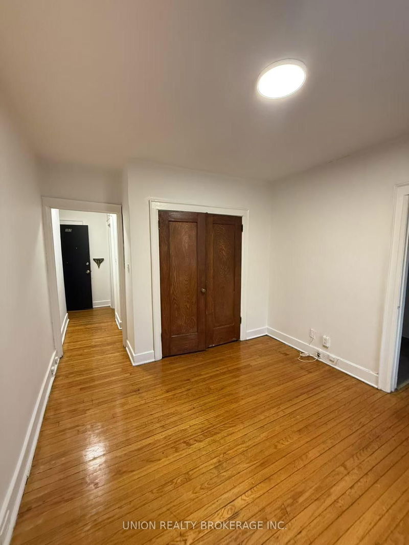 home for lease on 202-2405 Queen Street E