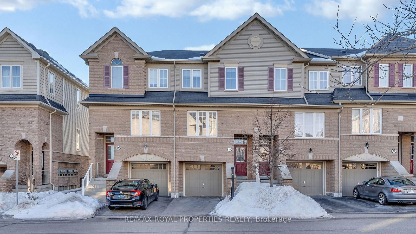 Townhouse for sale at 21 Martinworth Lane, Ajax, Central East, L1Z 0L1 - MLS: E11994305