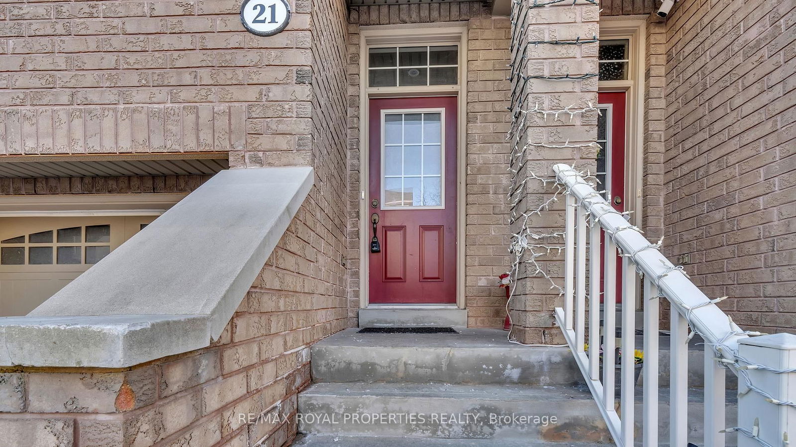 Townhouse for sale at 21 Martinworth Lane, Ajax, Central East, L1Z 0L1 - MLS: E11994305