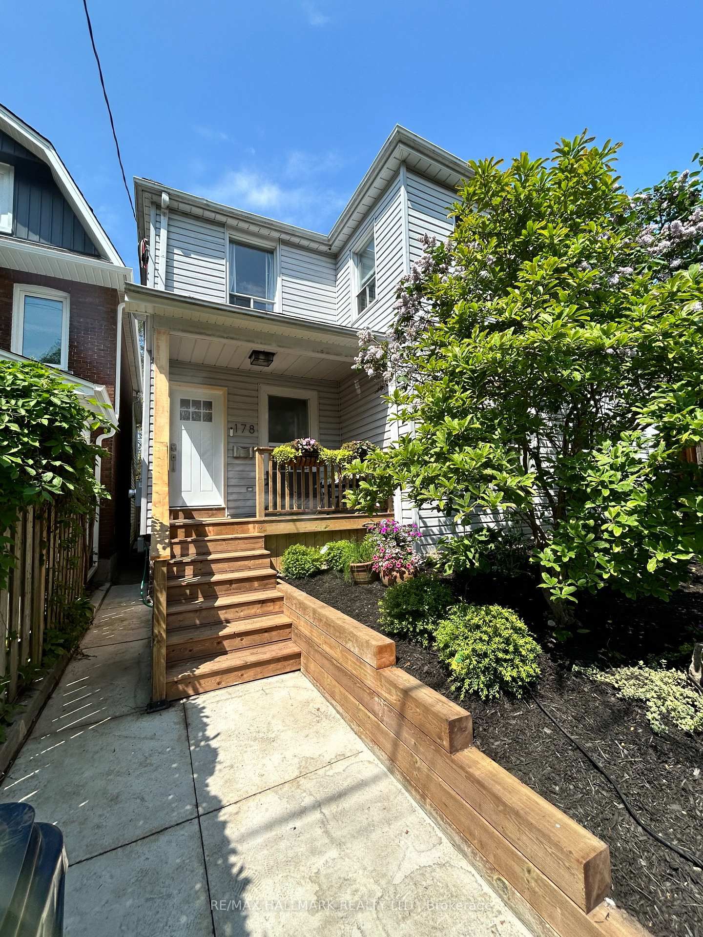 Detached House for lease at 178 Golfview Avenue, Toronto, East End-Danforth, M4E 2K5 - MLS: E11994317